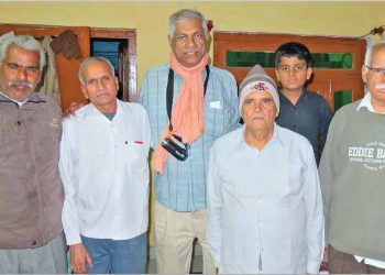 The First Meeting: Vishnu Dutt (centre) fl anked by, from left, Village Headman Satesh Sharma, Bhagwan Swaroop, Mohan Babu, Mohan Babu's grandson and Dr Radhakishan Varma.