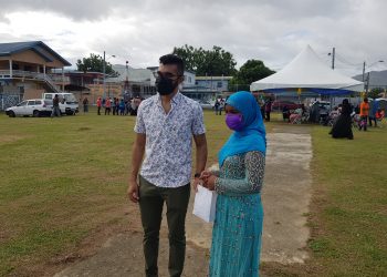 Girl recieved a prize from Saddam after reciting a poem