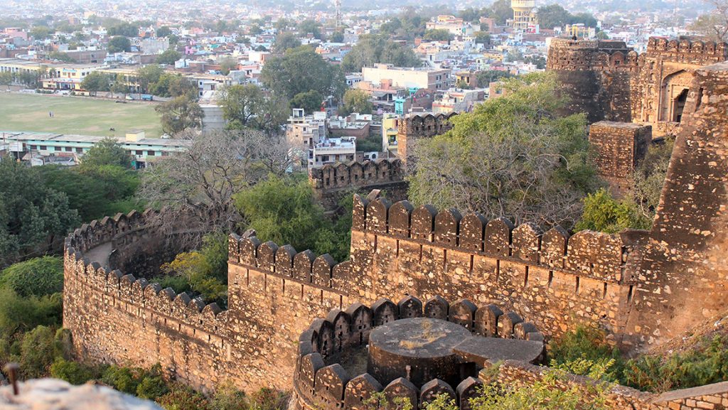 Jhansi Fort Image Source: tourmyindia.com