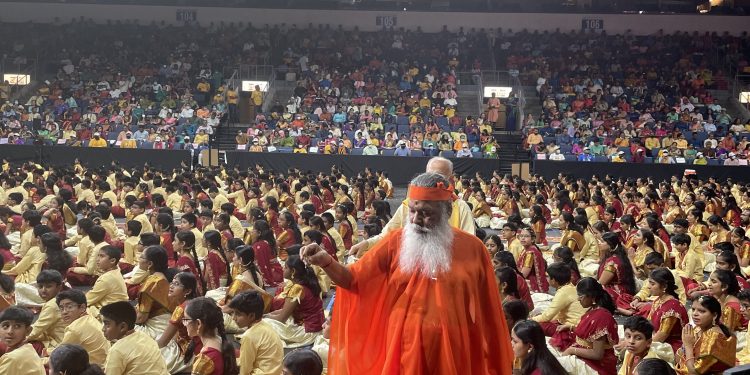 Thousands recite the Gita in Texas setting Guinness Record