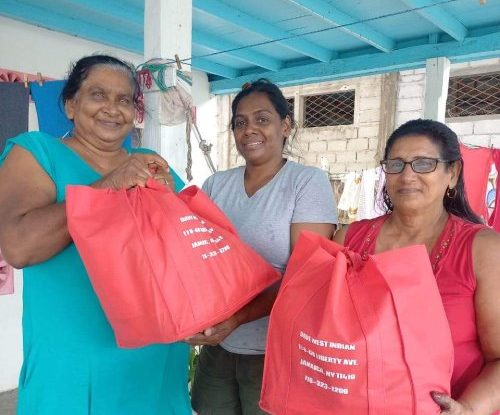 Dave Narine Christmas Hampers to Villagers