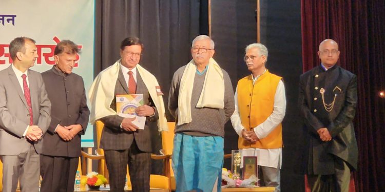 Mauritius Mookhesswur Choonee GOSK conferred With Prestigious Saman Award in Delhi.