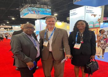 Minister for Tourism, CEO of DASPA along with Cruise Executive