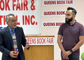 Guyanese grants Scholarships to Richmond Hill, Queens Students