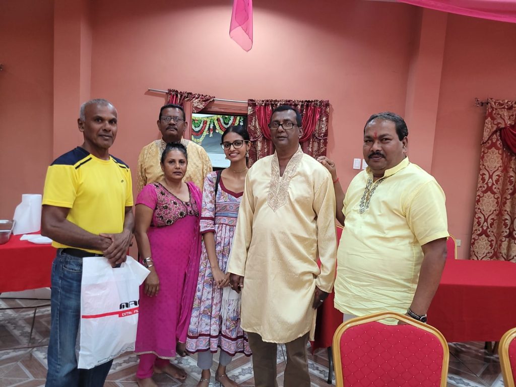 Surinames Singers entertained devotees