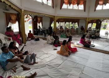 Pandit Vishnu Panday in Service in Peter Hall