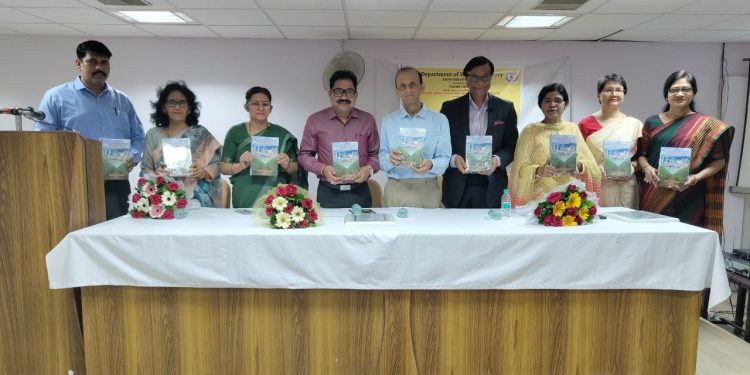 Trinidadian Hemraj lauches book at Lucknow University