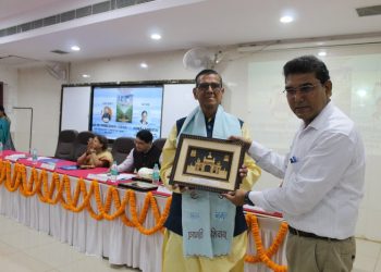 Guyanese couple Felicitated in Benaras