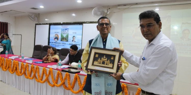 Guyanese couple Felicitated in Benaras