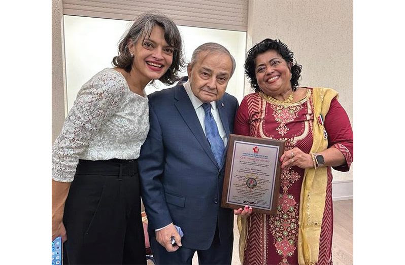 Diana Alli D’Souza (right) with President of the National Ethnic Press and Media Council of Canada, Thomas Saras, and Executive Director Maria Saras Voutsinas