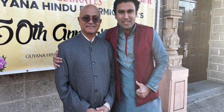 Dr Vindya at Richmond Hill Temple